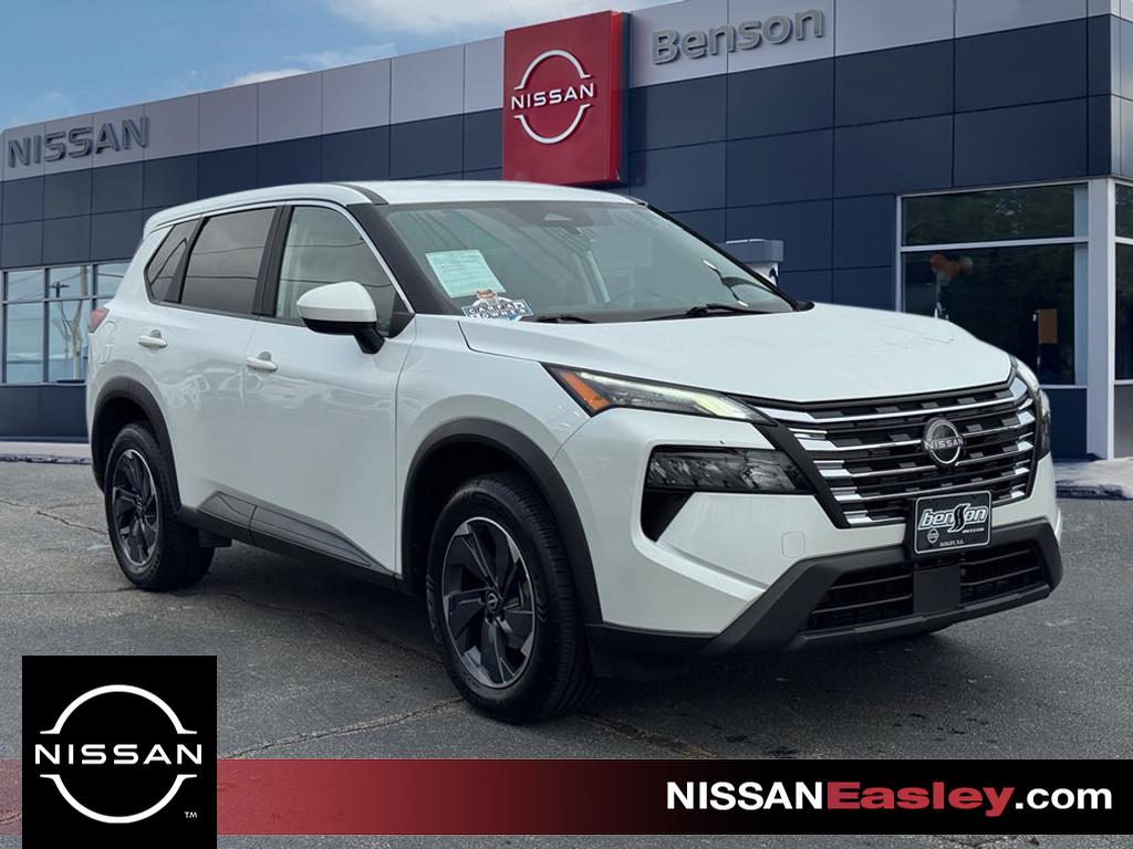 2024 Nissan Rogue SV's photo