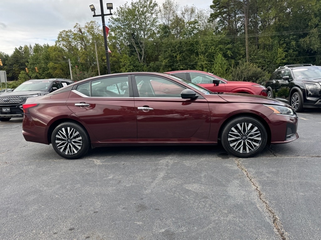 Certified 2024 Nissan Altima 2.5 SV Sedan