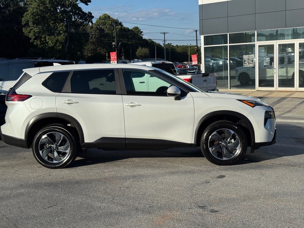 2024 Nissan Rogue SV photo 2