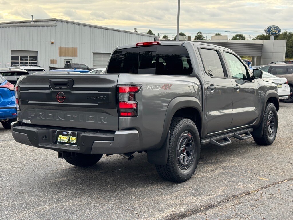 2026 Nissan Frontier PRO-4X photo 3