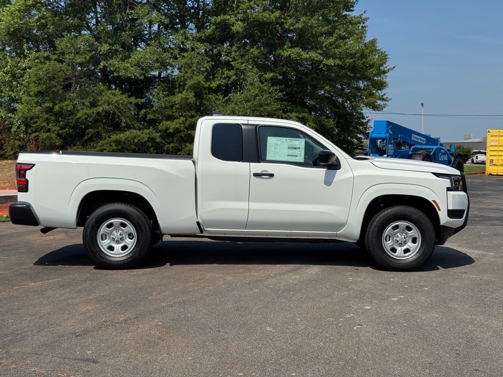 2025 Nissan Frontier S photo 2
