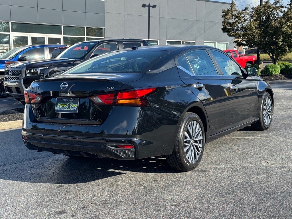 2024 Nissan Altima 2.5 SV photo 2