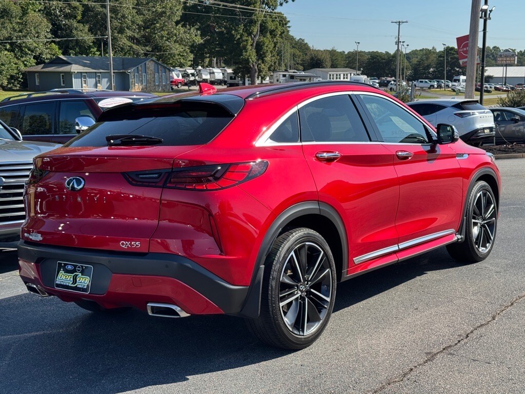 2022 Infiniti QX55 Essential photo 3