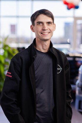 Staff member Kendall from ID_b68dbb720134