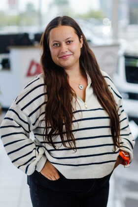 Staff member Mikayla from ID_b68dbb720134