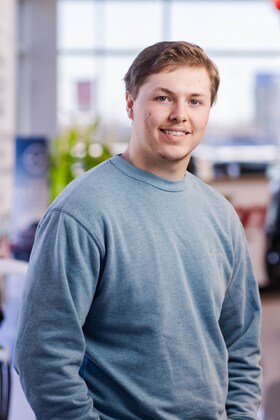 Staff member Nick from ID_b68dbb720134