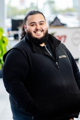 Staff member Rafael from ID_b68dbb720134