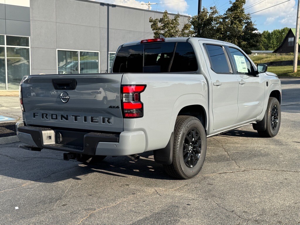 2026 Nissan Frontier SV photo 3