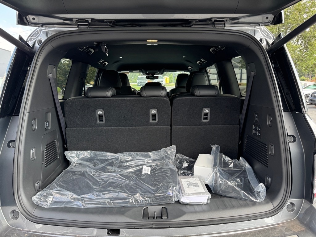 2025 Nissan Armada PRO-4X - Photo 10
