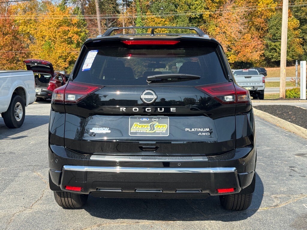 2026 Nissan Rogue Platinum photo 4