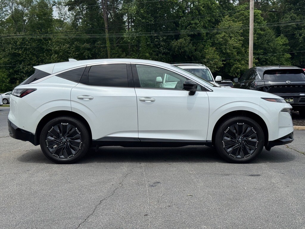 2025 Nissan Murano Platinum photo 2