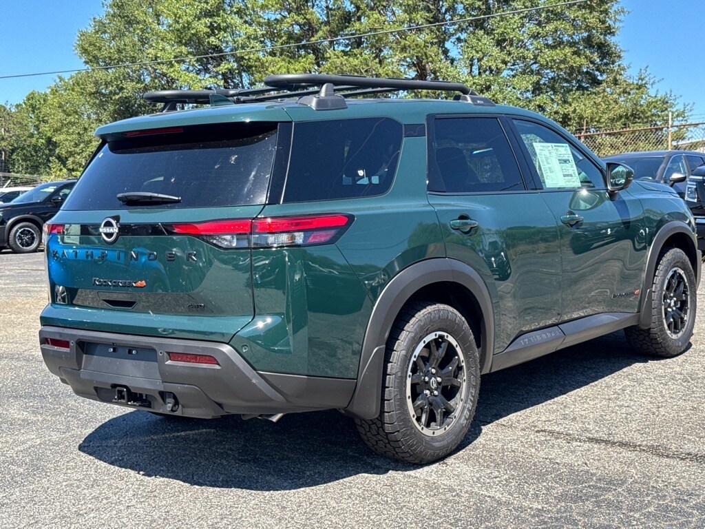 2025 Nissan Pathfinder Rock Creek photo 2
