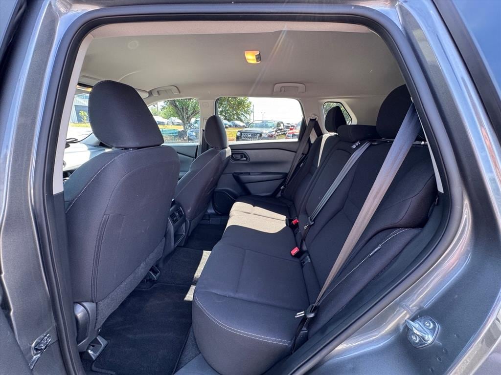 2024 Nissan Rogue S - Photo 11