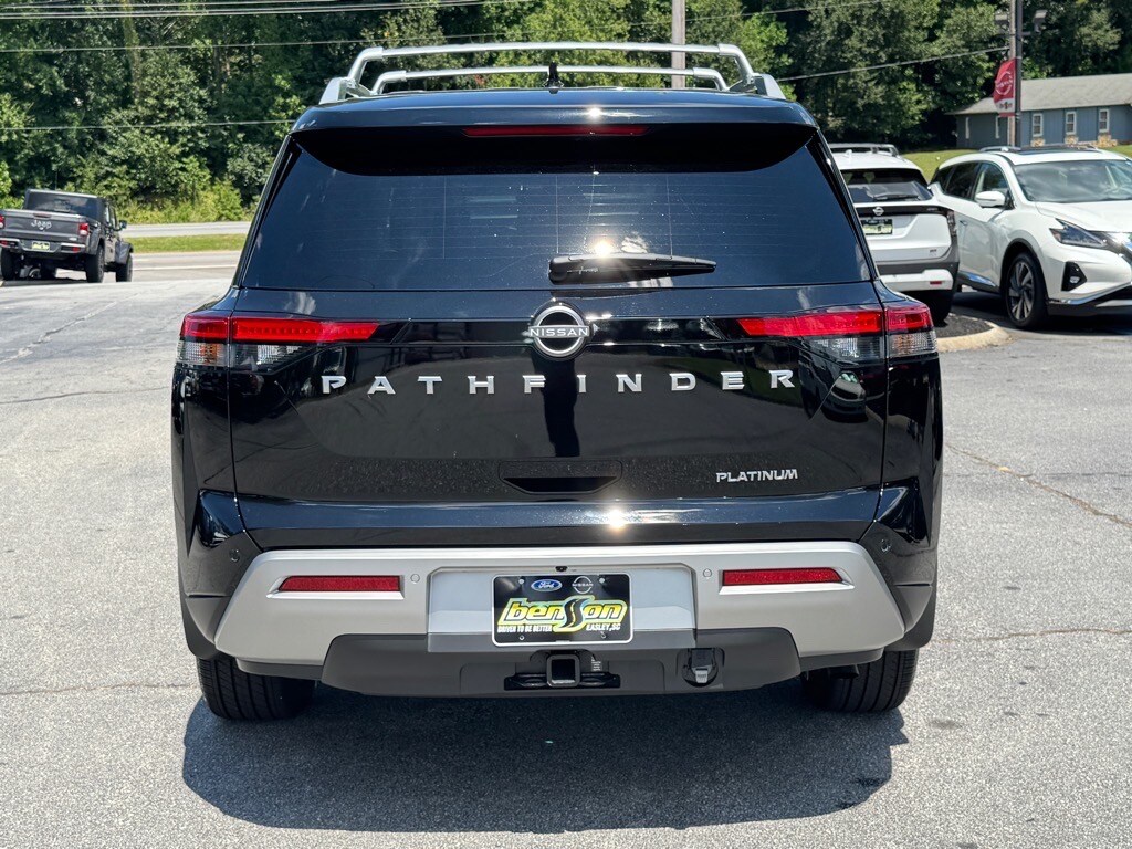 2025 Nissan Pathfinder Platinum photo 4
