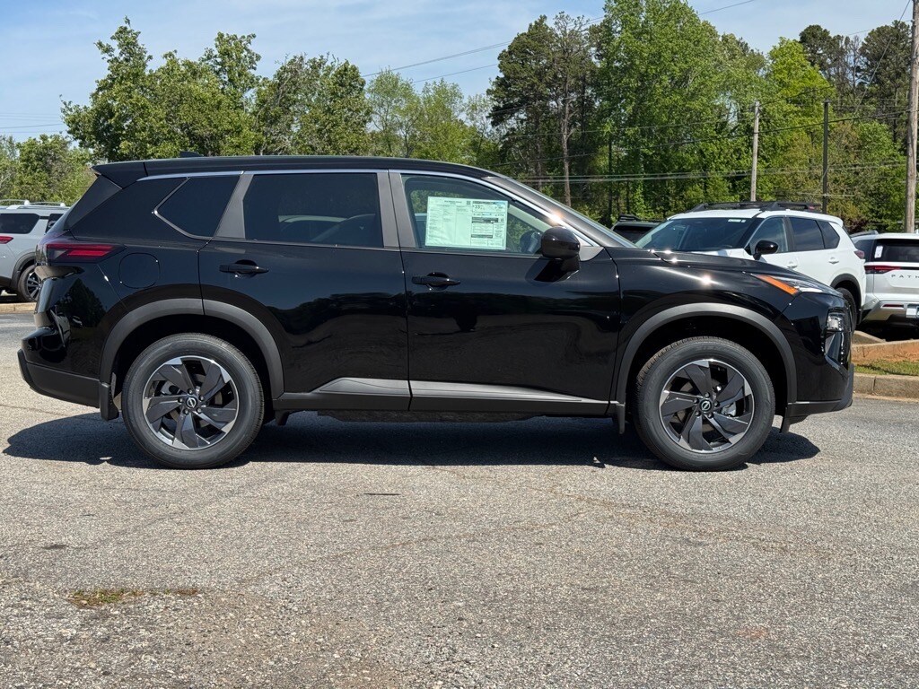 2025 Nissan Rogue SV photo 2