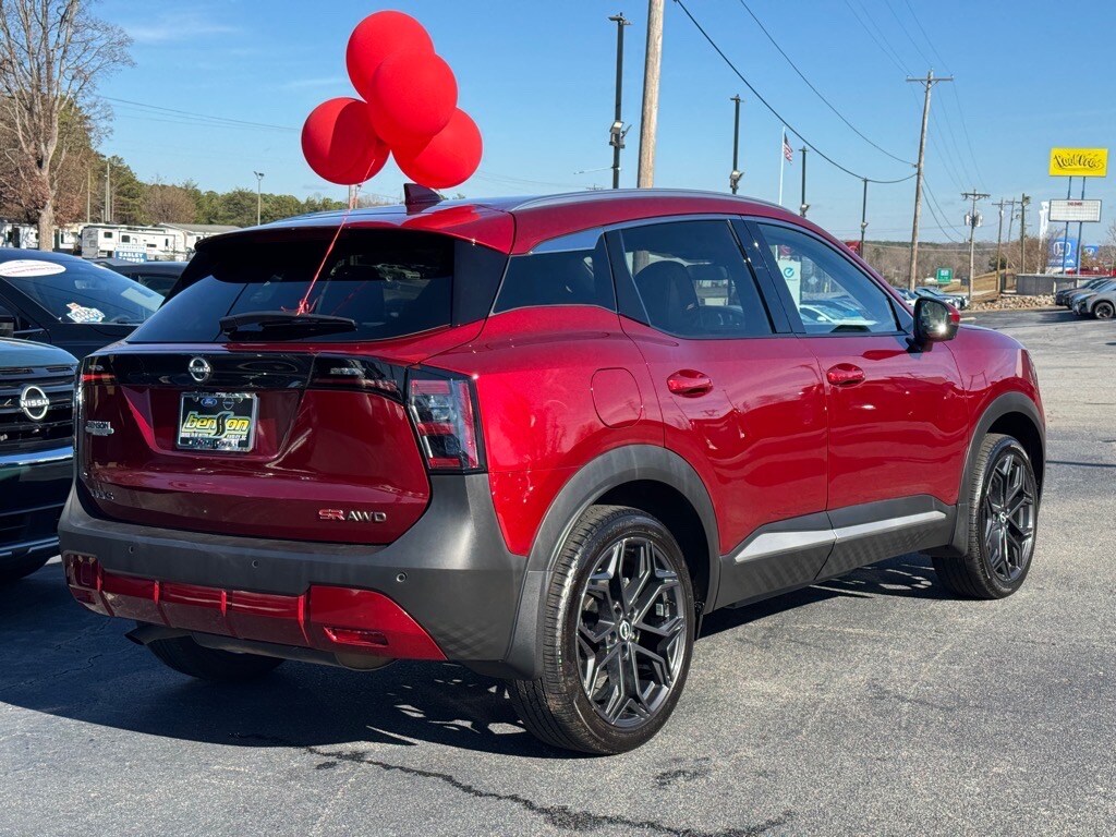 2025 Nissan Kicks SR photo 3