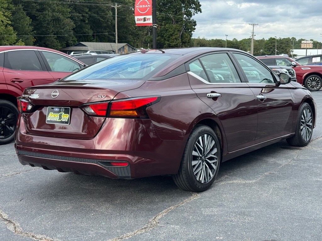 2024 Nissan Altima 2.5 SV photo 3