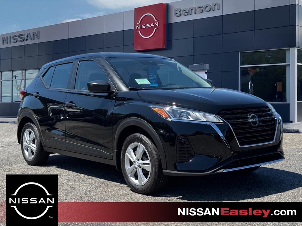 2025 Nissan KICKS PLAY Base's photo
