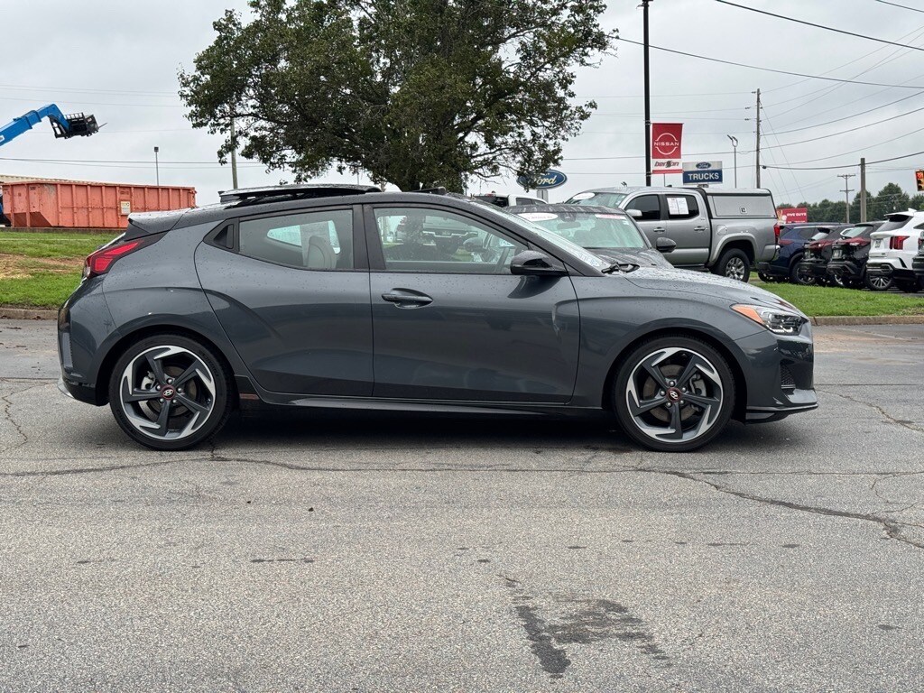 2020 Hyundai Veloster Turbo Ultimate photo 2