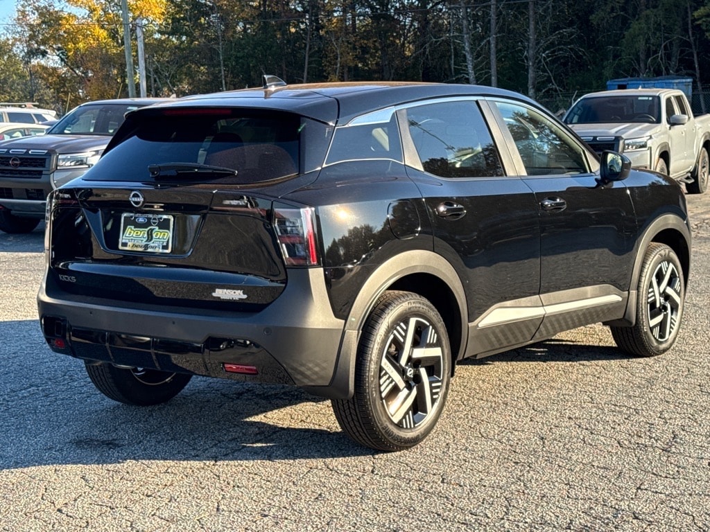 New 2025 Nissan Kicks SV SUV