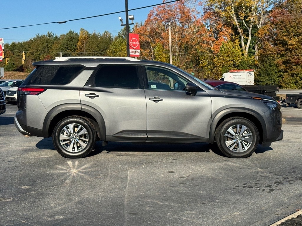 Certified 2025 Nissan Pathfinder SL SUV