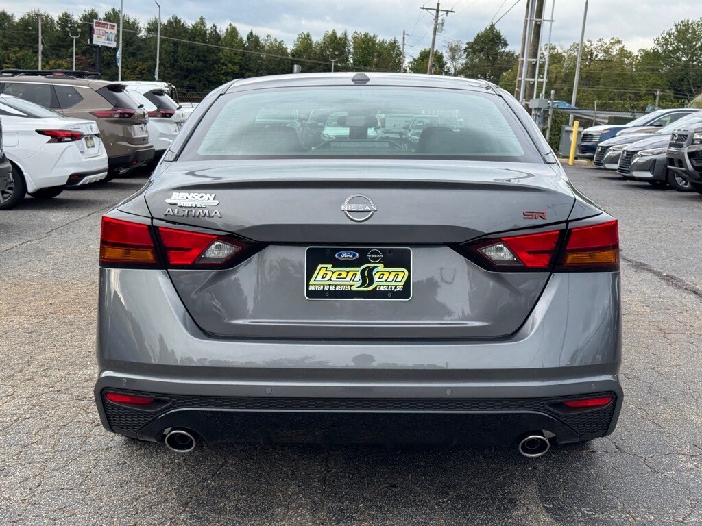 2025 Nissan Altima SR photo 4