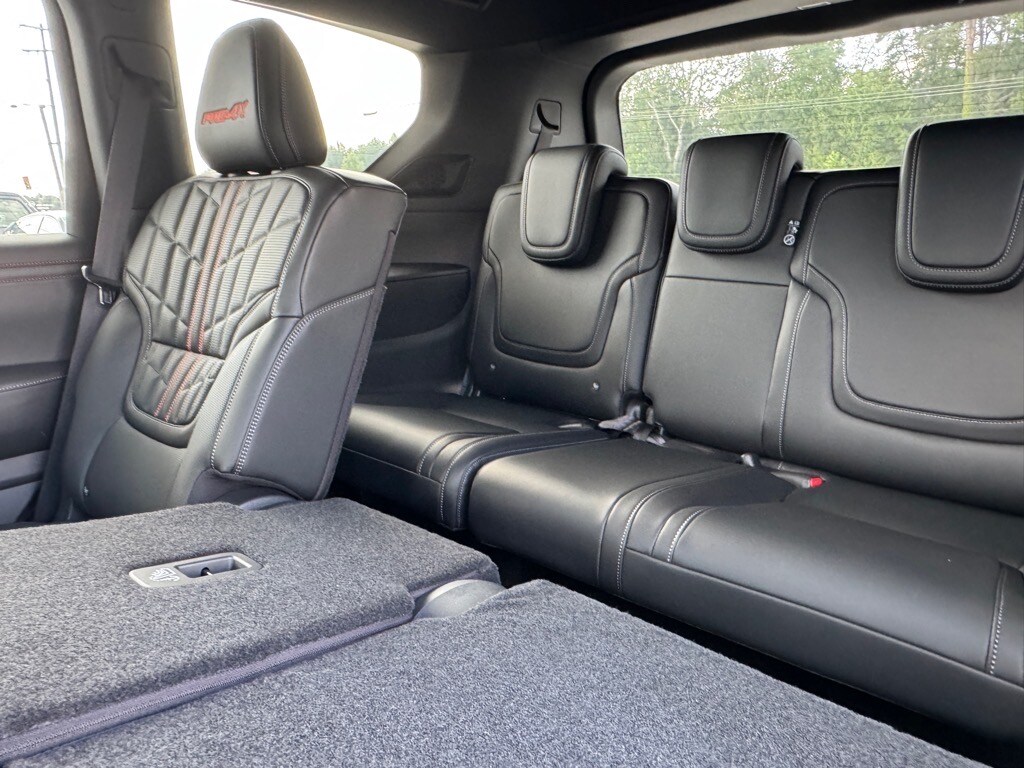 2025 Nissan Armada PRO-4X - Photo 13