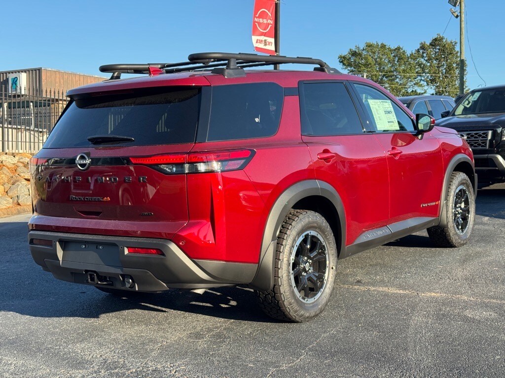 2025 Nissan Pathfinder Rock Creek photo 3