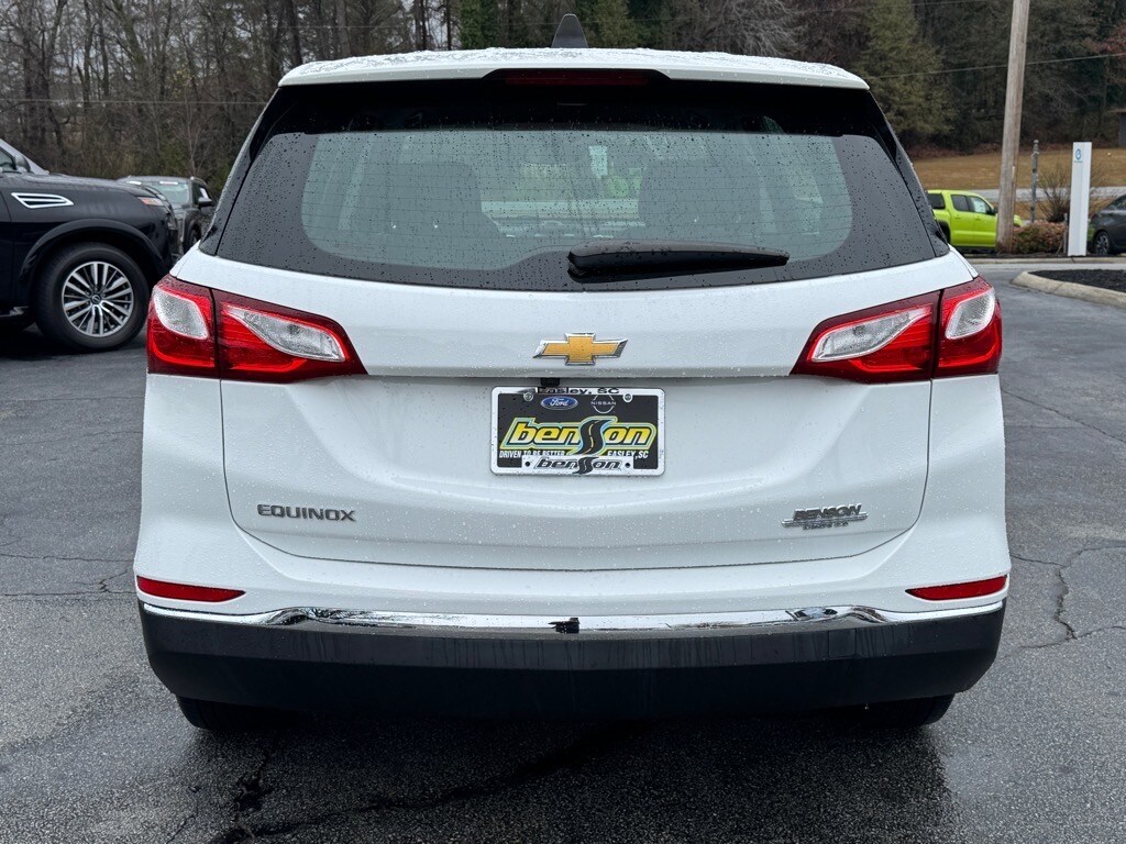 2018 Chevrolet Equinox LS photo 3