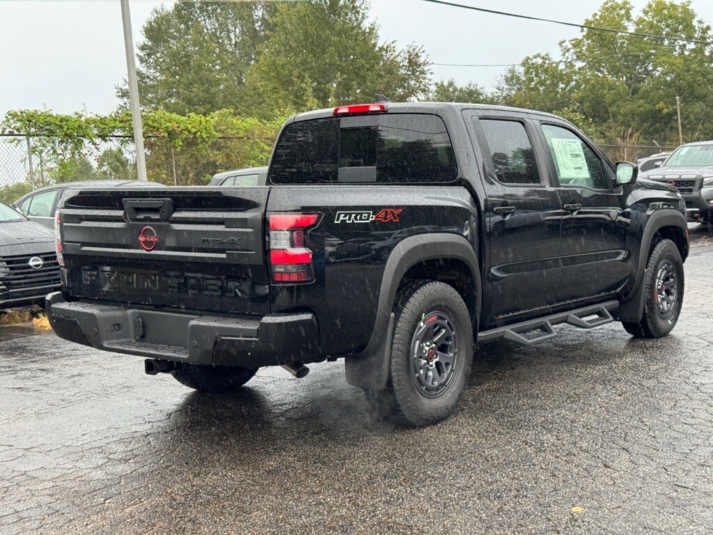 2026 Nissan Frontier PRO-4X photo 3