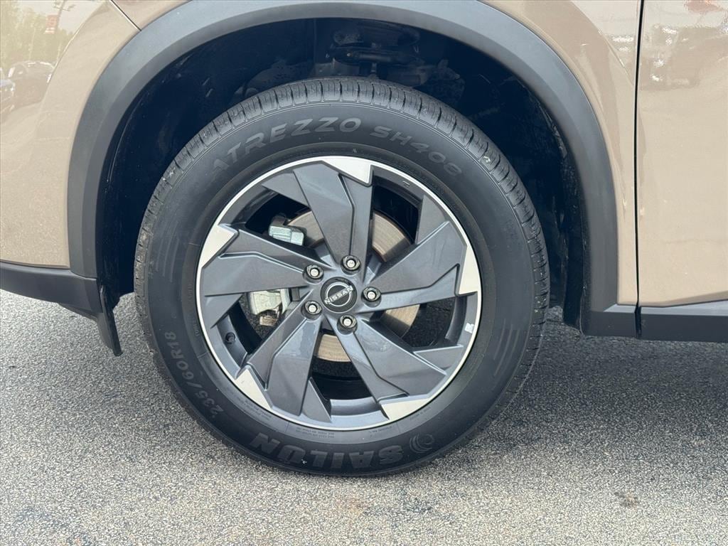 2025 Nissan Rogue SV - Photo 9