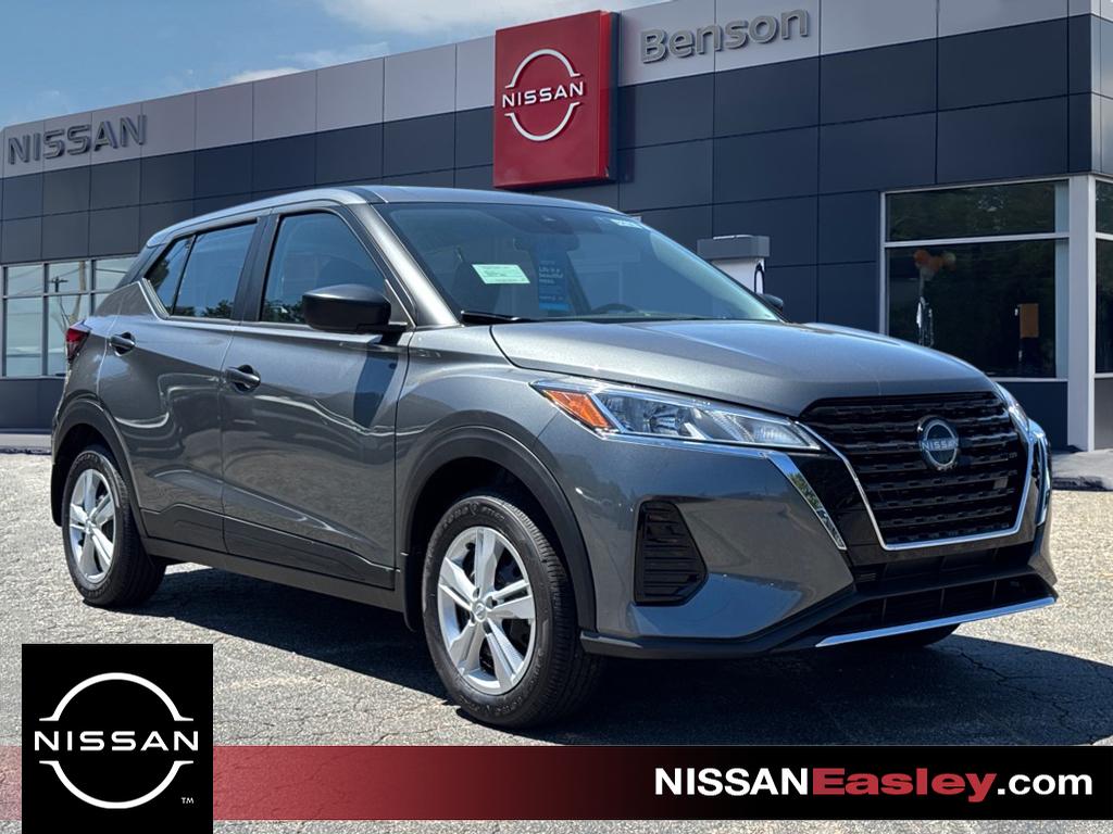 2025 Nissan KICKS PLAY Base's photo