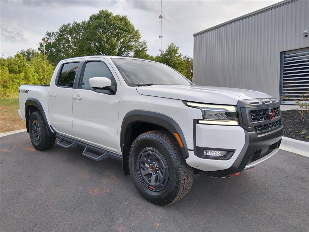 2025 Nissan Frontier PRO-4X Crew Cab 4X4's photo