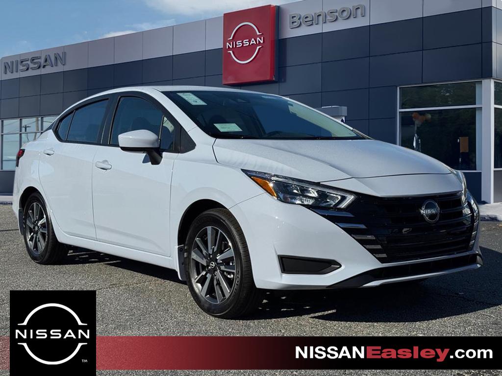 2025 Nissan Versa SV's photo