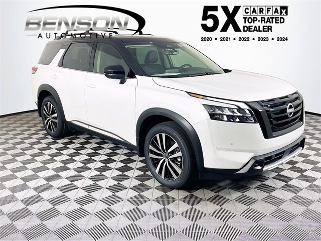 2025 Nissan Pathfinder Platinum's photo