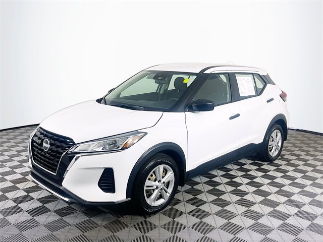 2023 Nissan Kicks S photo 2