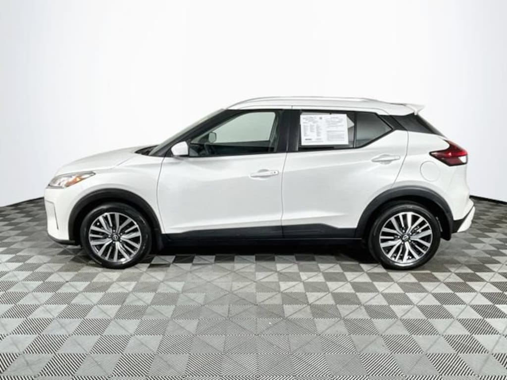 Used 2022 Nissan Kicks SV SUV