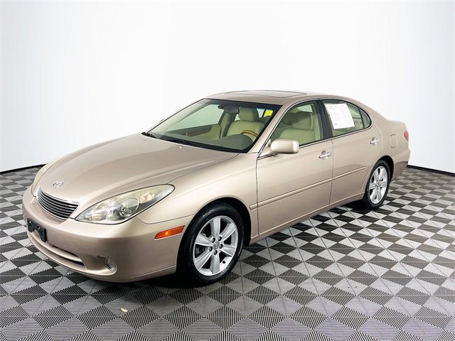 2005 Lexus ES 330 Base photo 3