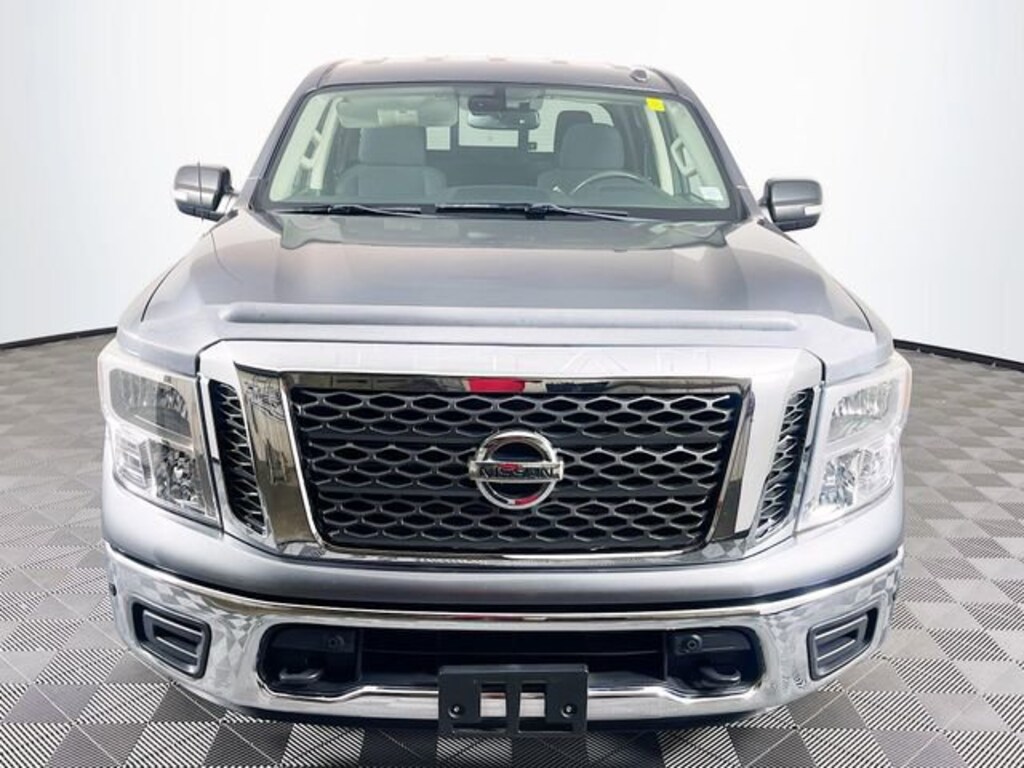 Used 2018 Nissan Titan SV Truck Crew Cab