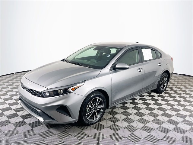 2024 Kia Forte LXS photo 3