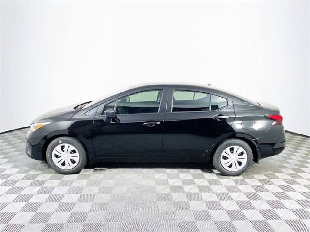 New 2025 Nissan Versa 1.6 S Sedan
