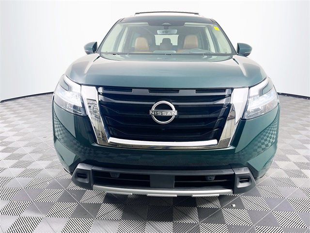 2023 Nissan Pathfinder Platinum photo 2