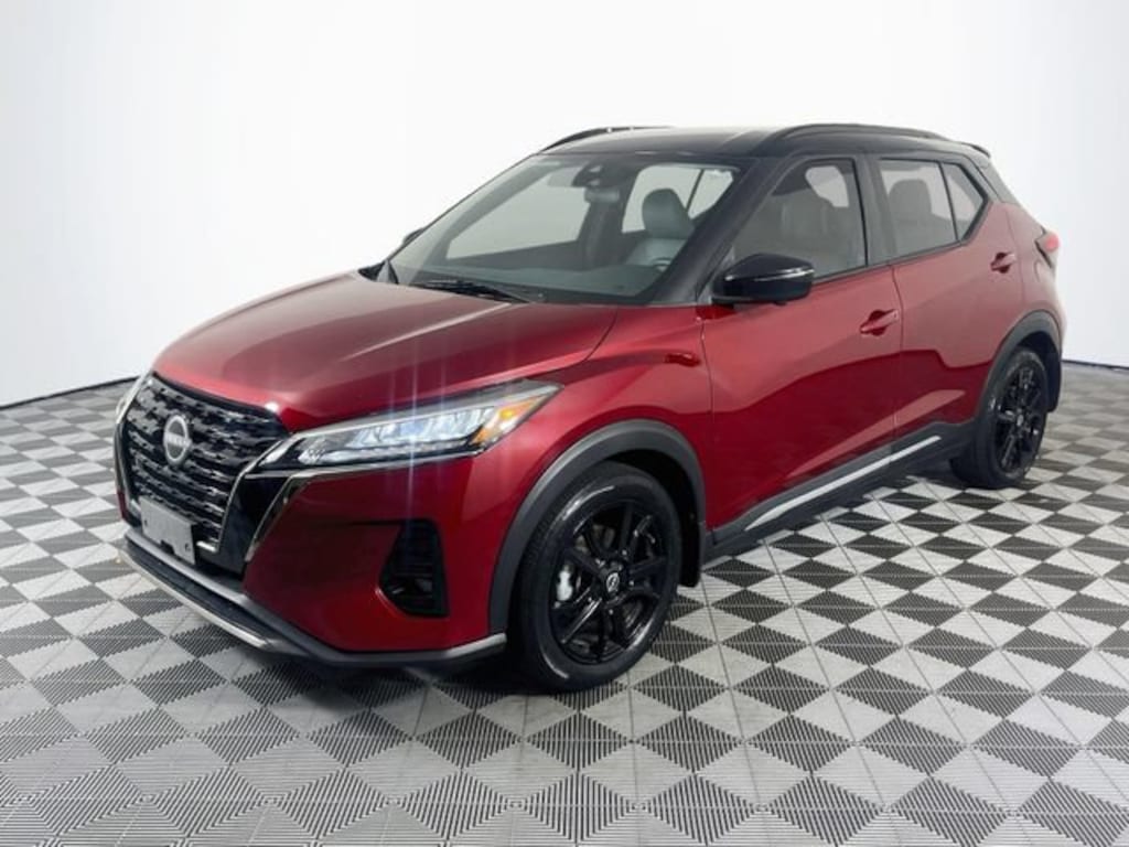 Used 2022 Nissan Kicks SR SUV