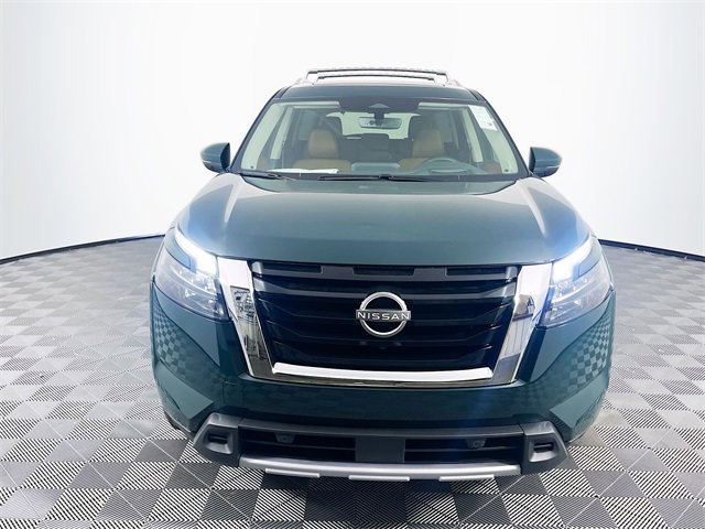 2025 Nissan Pathfinder Platinum photo 2