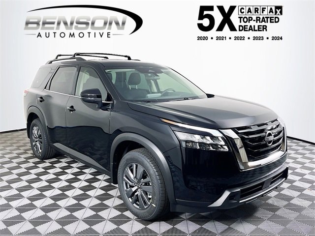 2025 Nissan Pathfinder SV's photo