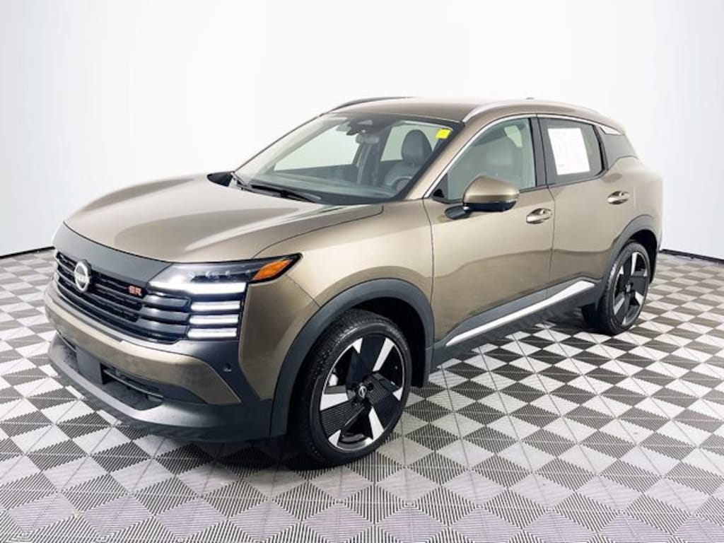 Used 2025 Nissan Kicks SR SUV