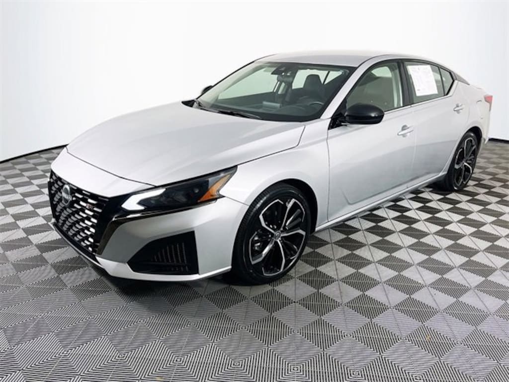 Used 2024 Nissan Altima 2.5 SR Sedan
