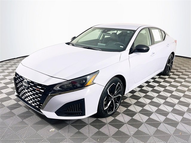 2024 Nissan Altima 2.5 SR photo 2
