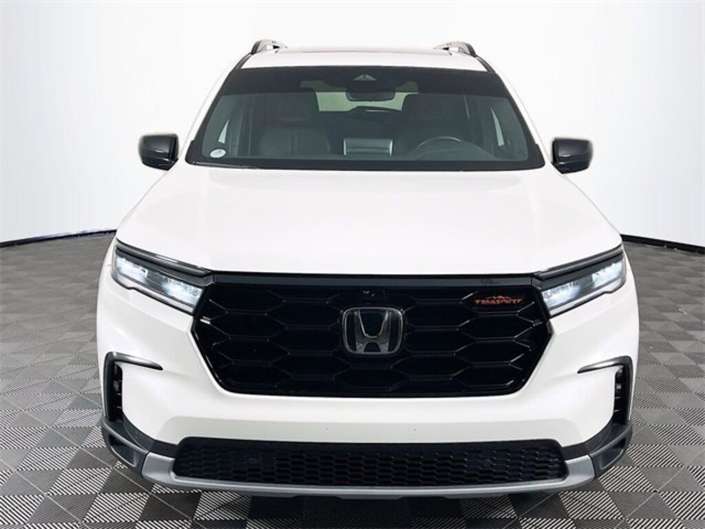 Used 2025 Honda Pilot TrailSport SUV