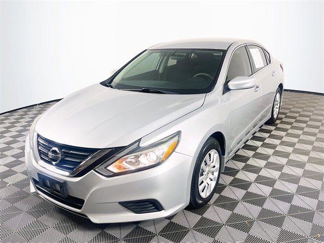 2017 Nissan Altima 2.5 S photo 2